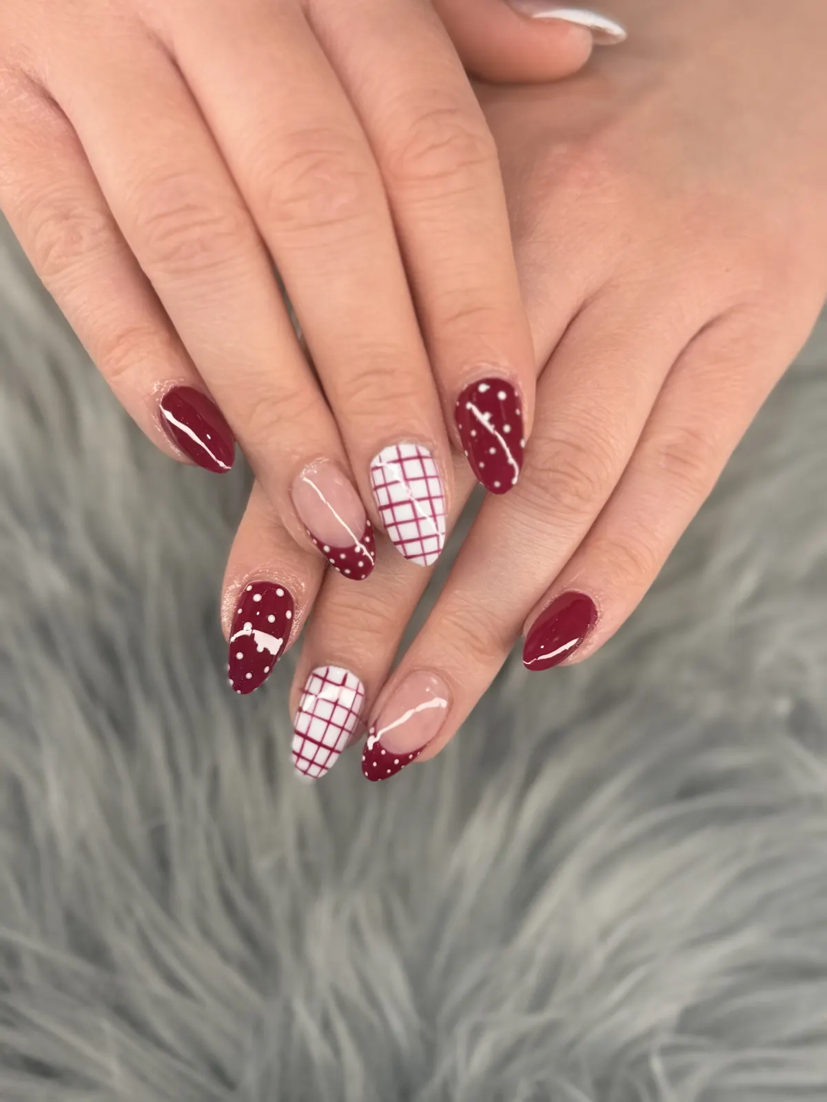 Burgundy patterned manicure by BeU